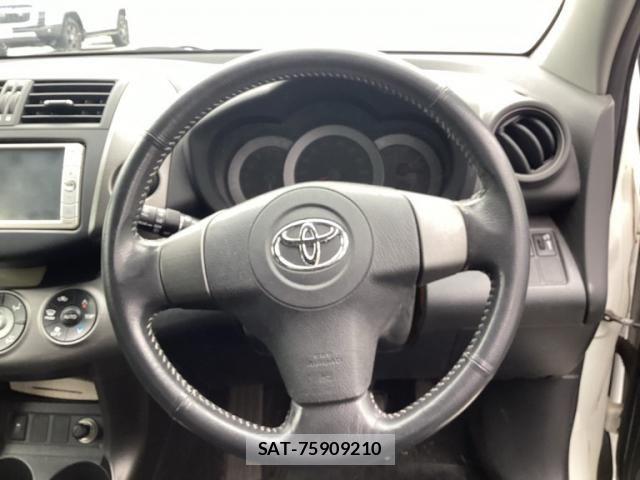 Toyota RAV4 2010-01 8881825-9