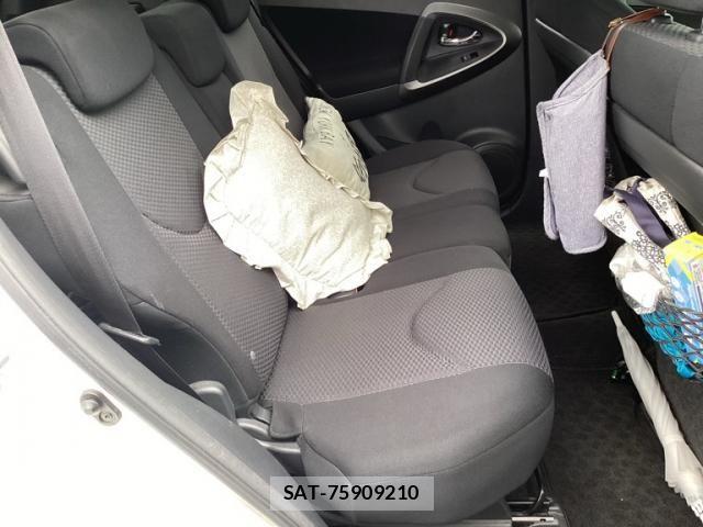 Toyota RAV4 2010-01 8881825-16