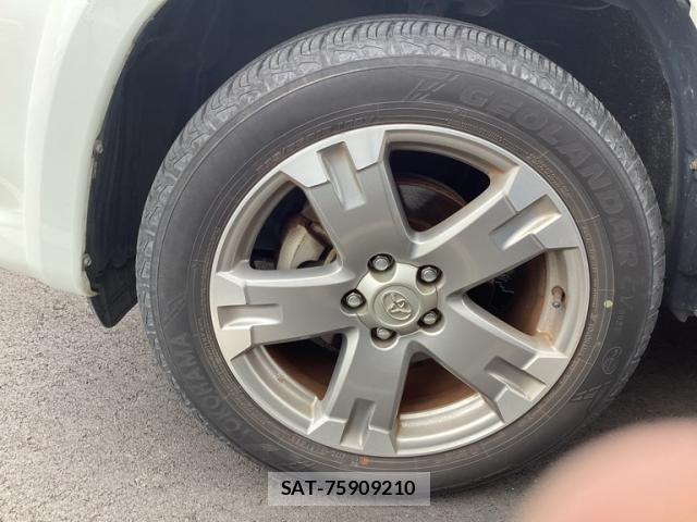 Toyota RAV4 2010-01 8881825-5