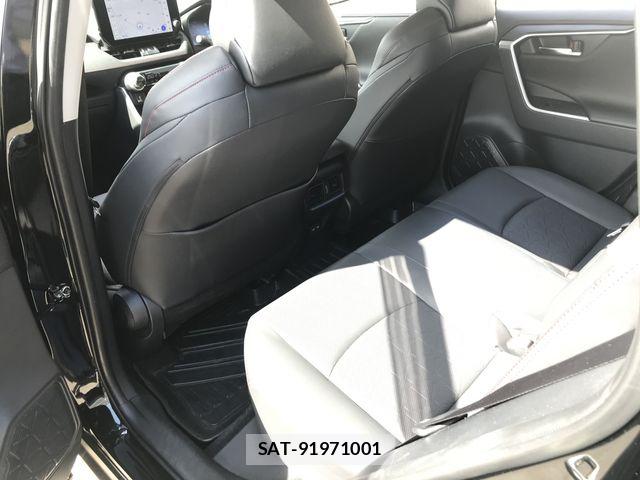 Toyota RAV4 2024-05 8881808-15