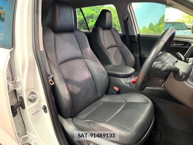 Toyota RAV4 2023-08 8881804-10