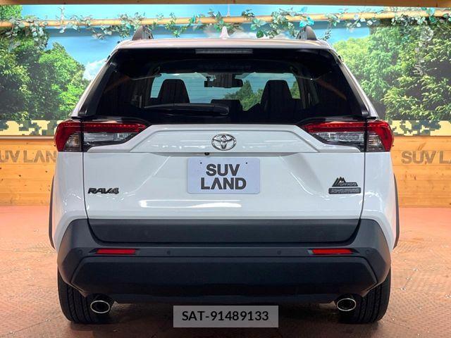 Toyota RAV4 2023-08 8881804-16