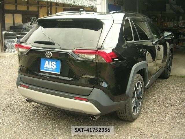 Toyota RAV4 2021-12 8881822-11