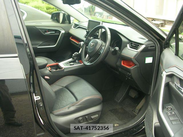 Toyota RAV4 2021-12 8881822-1