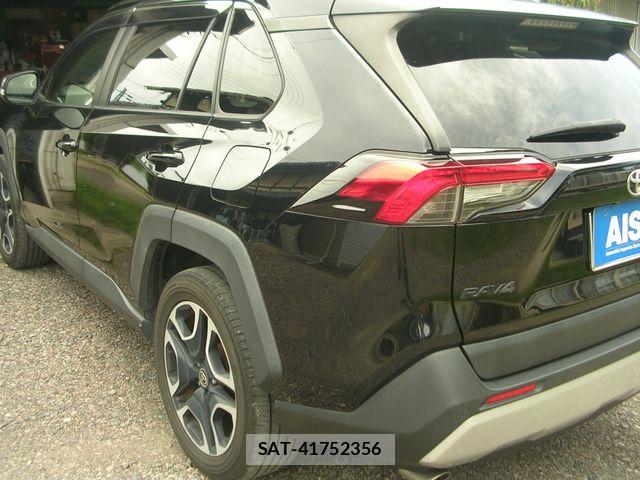 Toyota RAV4 2021-12 8881822-8