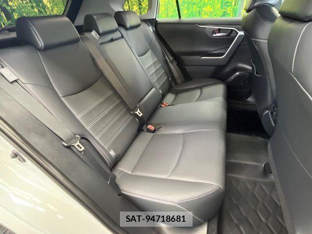 Toyota RAV4 2023-12 8881809-10