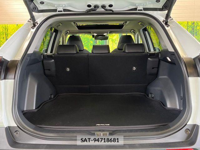 Toyota RAV4 2023-12 8881809-11