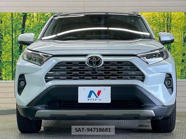 Toyota RAV4 2023-12 8881809-14