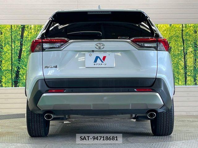Toyota RAV4 2023-12 8881809-15