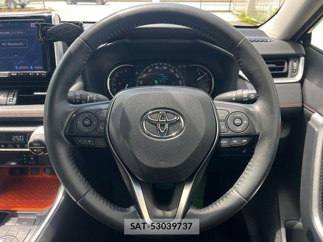Toyota RAV4 2019-08 8881813-11