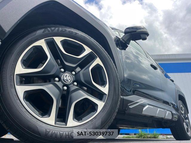 Toyota RAV4 2019-08 8881813-13