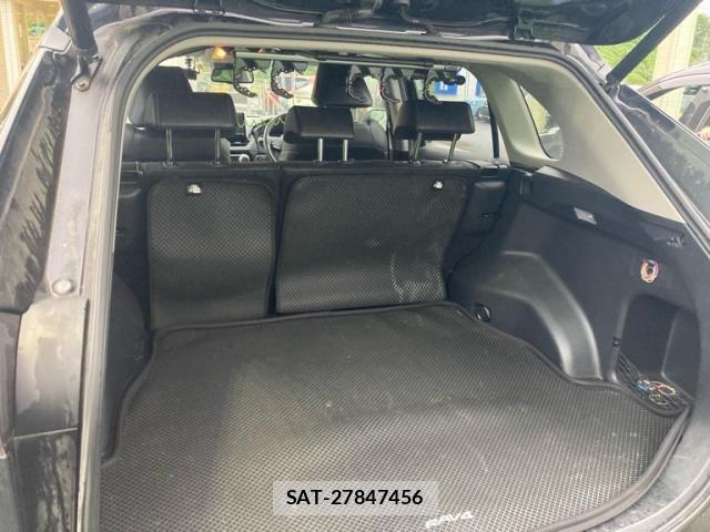 Toyota RAV4 2020-03 8881824-10