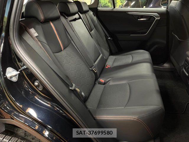 Toyota RAV4 2023-08 8881802-9