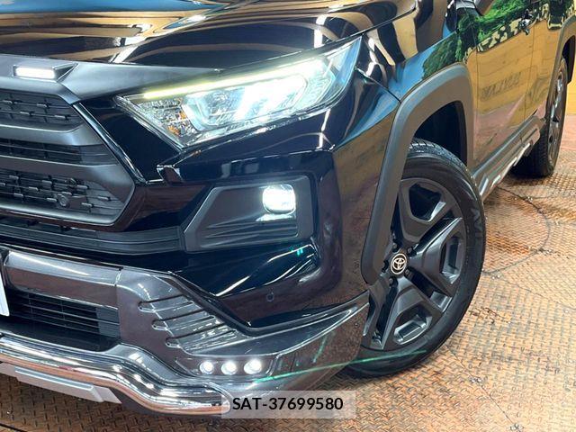 Toyota RAV4 2023-08 8881802-11