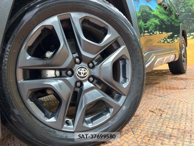 Toyota RAV4 2023-08 8881802-12