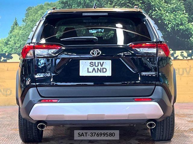 Toyota RAV4 2023-08 8881802-14