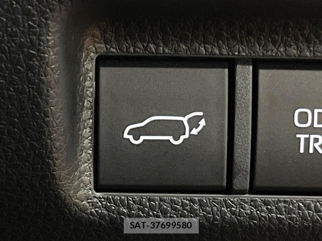 Toyota RAV4 2023-08 8881802-4