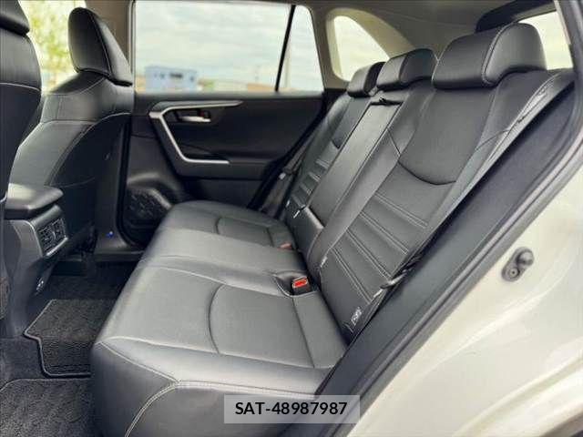 Toyota RAV4 2023-10 8881814-17