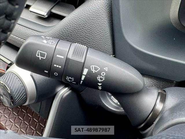 Toyota RAV4 2023-10 8881814-23