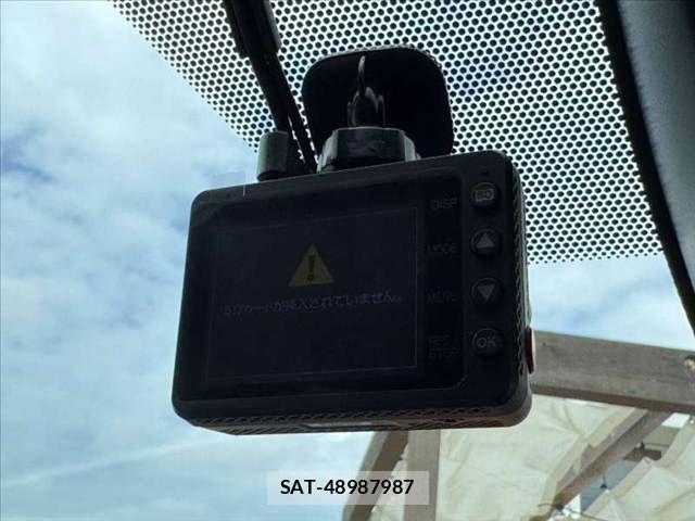 Toyota RAV4 2023-10 8881814-27