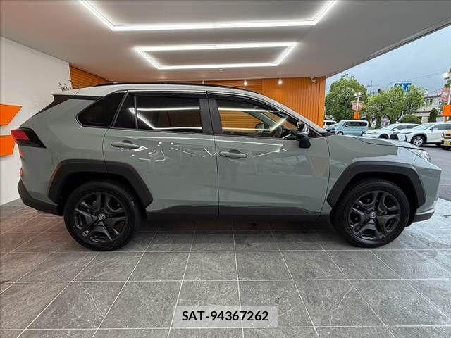 Toyota RAV4 2024-10 8881812-11