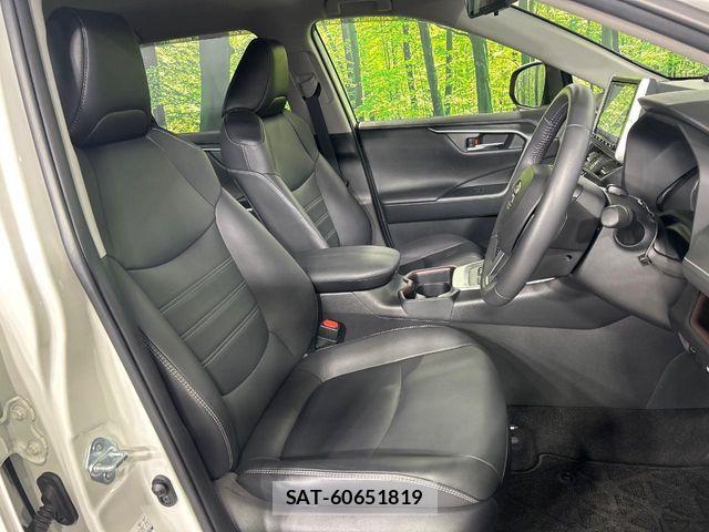 Toyota RAV4 2019-07 8881811-10