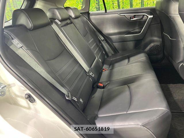 Toyota RAV4 2019-07 8881811-11
