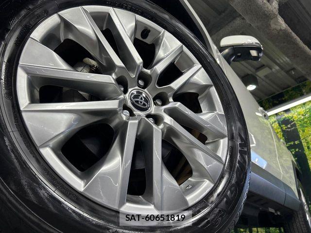 Toyota RAV4 2019-07 8881811-14