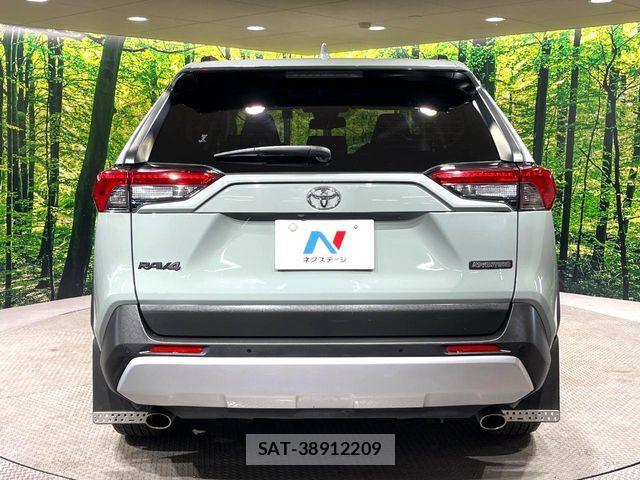 Toyota RAV4 2020-08 8881816-15