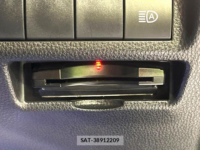 Toyota RAV4 2020-08 8881816-7