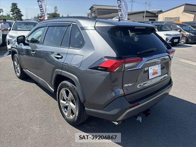 Toyota RAV4 2019-09 8884246-12