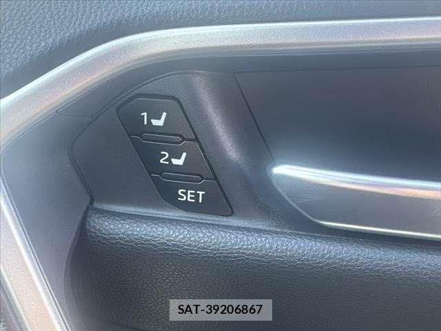 Toyota RAV4 2019-09 8884246-27