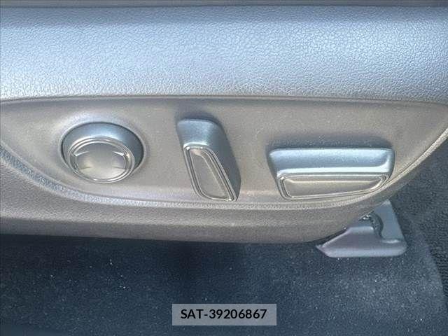 Toyota RAV4 2019-09 8884246-28