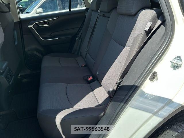 Toyota RAV4 2020-10 8884249-16