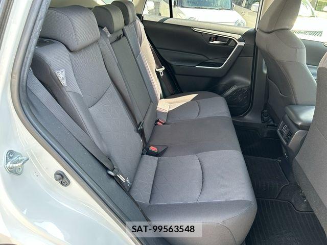 Toyota RAV4 2020-10 8884249-17