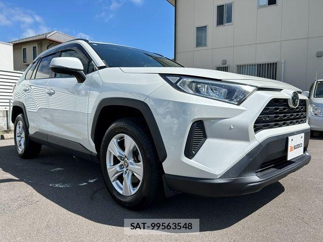 Toyota RAV4 2020-10 8884249-1