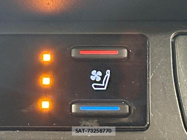 Toyota RAV4 2021-05 8884243-5