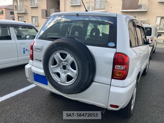 Toyota RAV4 2005-01 8037900-2