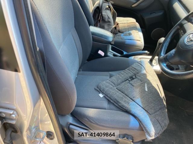 Toyota RAV4 2004-12 8563384-15