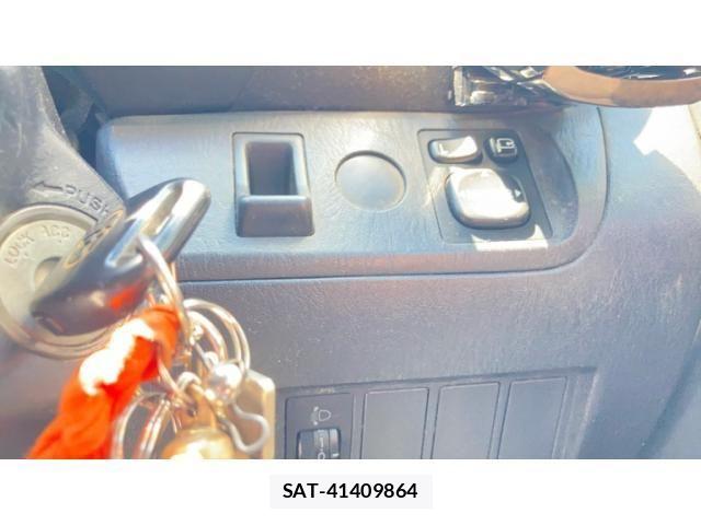 Toyota RAV4 2004-12 8563384-20
