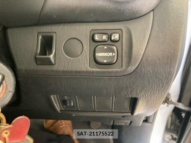 Toyota RAV4 2004-04 8661253-15