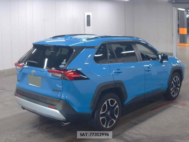 Toyota RAV4 2020-05 8697650-1