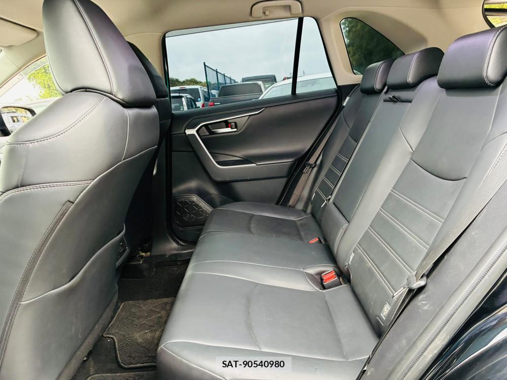 Toyota RAV4 2019-11 8828327-9