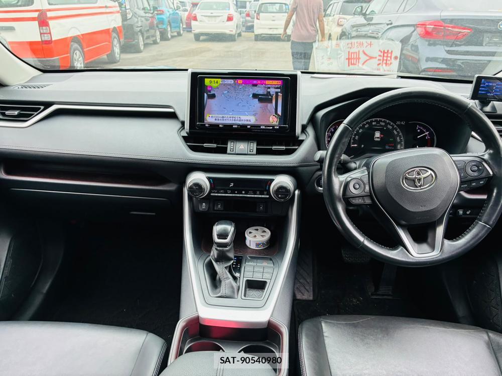 Toyota RAV4 2019-11 8828327-12