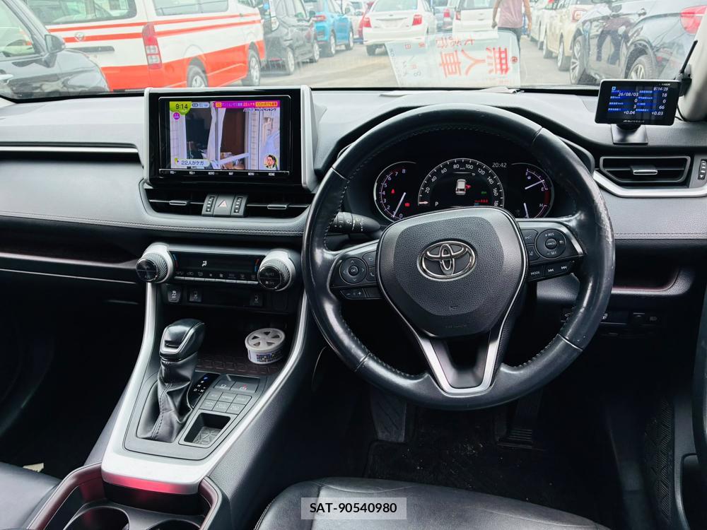 Toyota RAV4 2019-11 8828327-13