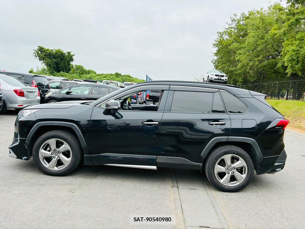 Toyota RAV4 2019-11 8828327-1