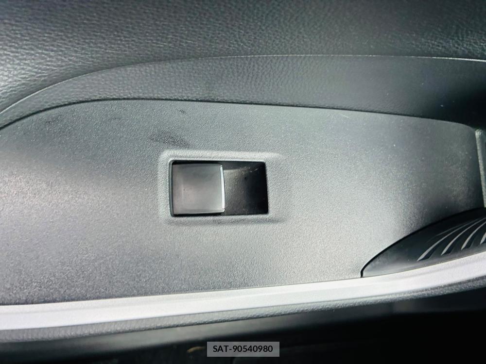 Toyota RAV4 2019-11 8828327-22