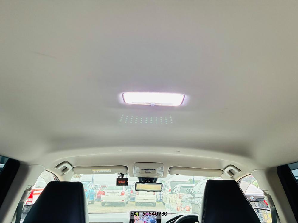 Toyota RAV4 2019-11 8828327-23