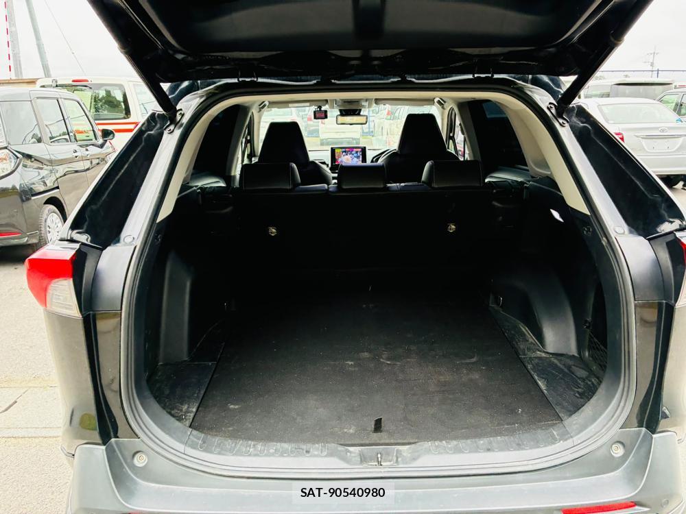 Toyota RAV4 2019-11 8828327-24