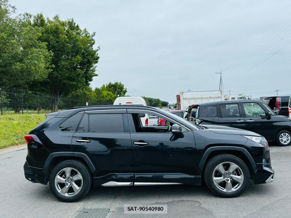 Toyota RAV4 2019-11 8828327-5